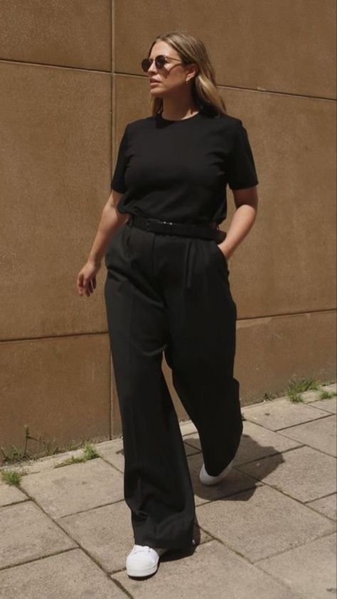 2023 Mid Size Fashion, Black Trousers Outfit Plus Size, Summer Outfits Arms Covered, Parisian Effortless Style, Minimal Style Plus Size, Date Outfit Plus Size Casual, Minimalist Outfit Midsize, Mid Size Inspo Outfits, Mid Size Business Outfits