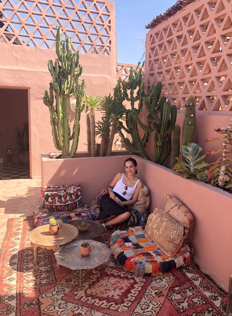 Moroccan Terrace, Modern Islamic Interior, Morocco House, Morocco Decor, Moroccan Garden, Bungalow Interior, Moroccan Style Interior, Moroccan Lounge, Moorish Design