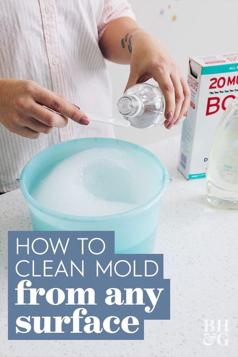 Diy Mold Remover, Remove Mold Stains, Clean Walls, Mold And Mildew Remover, Mildew Remover, Mold In Bathroom, Cleaning Advice, Cleaning Mold, Diy Cleaning Hacks