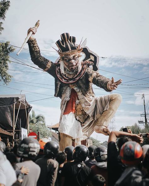 Ogoh-ogoh normally have the form of a mythological being, mostly demons. The main purpose of making an Ogoh-ogoh is the purification of the natural environment of any spiritual pollutants emitted from the activities of living beings (especially humans). Ogoh ogoh are paraded in the Pengrupukan night, which is a day before the Saka New Year or so called Nyepi Day. Ogoh-ogoh whose appearance is very scary is usually paraded around the village or town by the Banjar or traditional village society. Nyepi Day, Ogoh Ogoh, Big And Rich, Very Scary, Natural Environment, The Village, Bali, Indonesia, Style Inspiration