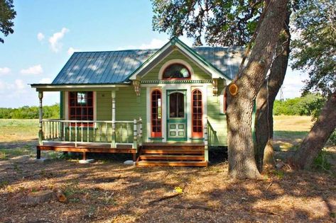 Texas builders go big with tiny house construction business Small House Pictures, Tiny Texas Houses, Minecraft Small House, Texas Houses, Victorian Tiny House, Small Cottage Designs, Cute Small Houses, Tiny House Company, Beautiful Small Homes