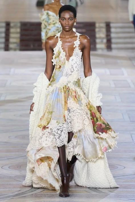 Fall 2023 Ready To Wear, 2023 Ready To Wear, Fashion Runway, Vogue Paris, Fall 2023, Runway Looks, Couture Fashion, Pretty Dresses, Design Inspo