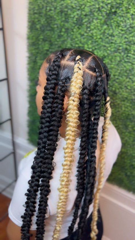 Medium Butterfly Knotless Braids, Large Knotless Butterfly Box Braids, Butterfly Braid Knotless, Passion Braid Ponytail, Butterfly Jumbo Box Braids, Butterfly Braids With Color, Cute Jumbo Box Braids Hairstyles, Butterfly On Braids, Jumbo Knotless Butterfly Braids