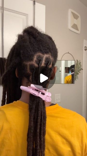 Sandi-kaye Henry on Instagram: "How to do a retwist using alligator clips. They are easy to maneuver and don’t require a million. I also believe using these helps my hair dry faster. So if you hate the dryer, this one is for you. ⠀⠀⠀⠀⠀⠀⠀⠀⠀⠀⠀⠀
⠀⠀⠀⠀⠀⠀⠀⠀⠀⠀⠀⠀
⠀⠀⠀⠀⠀⠀⠀⠀⠀⠀⠀⠀
#hairlocsjourney #diyhaircare #healthyhairjourney #loctips #locinspiration #locdhaircommunity #loccommunity #locgoddess #retwist #locmaintenance #locgoals #locstylesforwomen #locstyles #locstylesformen #womenwithlocs #reelsinstagram" Loc Styles For Men, Hair Dry, Healthy Hair Journey, Diy Hair Care, Alligator Clips, Loc Styles, Dry Hair, My Hair, Locs