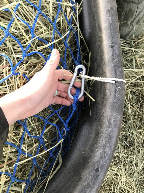 Diy Square Bale Hay Feeder, Diy Horse Slow Feeder, Diy Pasture Drag, Hay Manger For Horses, Slow Hay Feeder For Horses, Round Bale Feeder Diy, Square Bale Hay Feeder, Diy Hay Rack, Horse Feeder Diy