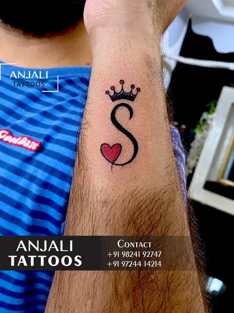 #stattoo #slettertattoo#s S Letter Tattoo, Letter S Tattoo, Arm Tattoos Lettering, Front Neck Tattoo, Tattoo Placement Arm, Best Neck Tattoos, Tattoo For Boyfriend, Back Of Arm Tattoo, Z Tattoo