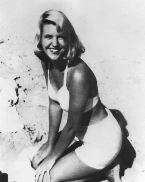 Sylvia Plath’s Last Letters Show Her Struggling to Imagine Life Without Ted Hughes - The New York Times Sylvia Plath Quotes, 20th Quote, The Bell Jar, Sylvia Plath, Kurt Cobain, Poets, Short Stories, The Bible, Einstein