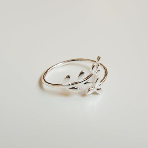 Simple Ring Design, Rings For Women Silver, Delicate Silver Rings, Minimalist Jewelry Silver, Olive Leaf Ring, Leaves Ring, Silver Leaf Ring, Simple Silver Jewelry, Silver Ring Designs