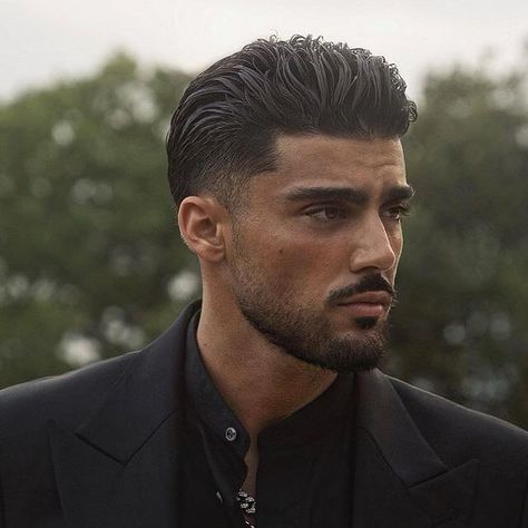 Big Nose Men Hairstyle, Slicked Back Hairstyles Men, Lined Up Beard, 40s Hairstyles Men, Fade Beard Style, Best Beard Styles Men, Mens Haircut For Round Faces, Men’s Beard Styles, Slick Back Hairstyles Men