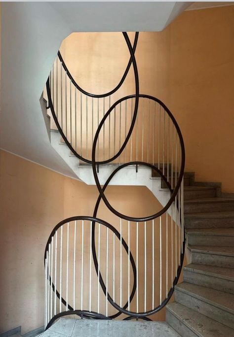 Modernist Interior, Escalier Design, Interior Stairs, Design Del Prodotto, Spiral Staircase, Stair Railing, Staircase Design, Stairs Design, Rome Italy