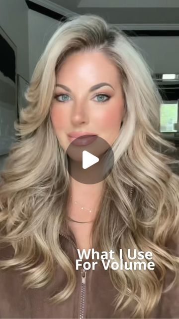 How To Give Your Hair More Volume Roots, Lots Of Volume Hair Hairstyles, Curled Hairstyles Volume, Big Bombshell Curls, How To Get Big Hair Volume, How To Get Volume In Long Hair, How To Give Hair Volume On Top, How To Volumize Hair, Lange Le Volume Brush Tutorial