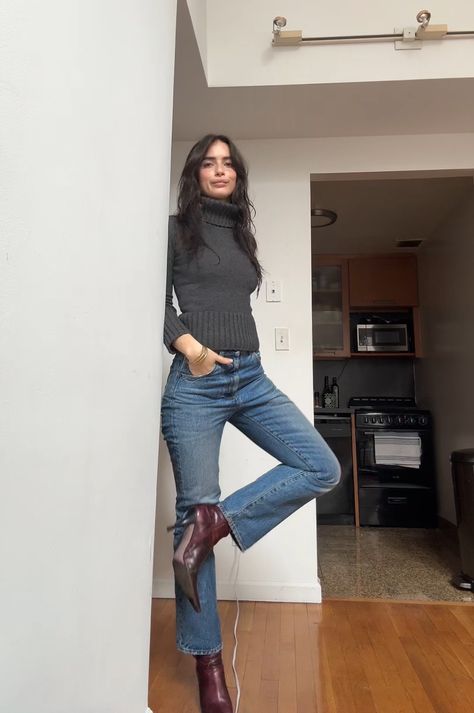 so cute Stilleto Boot Outfit, Winter Going Out Shoes, Jeans And Heeled Boots Outfit, Thanksgiving Outfit Pants, Jeans Knee High Boots Outfit, Hannah Taylor Outfits, Elena Taber Outfits, Callie Adams Foster Outfits, Stuart Weitzman Boots Outfit 5050