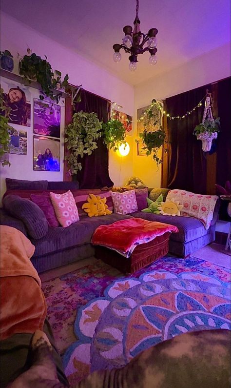 Living Room At Night, Hippie Living Room, Napoleon Complex, Eclectic Room, Room At Night, Strange People, Trailer Decor, Maximalist Design, Pinterest Contest