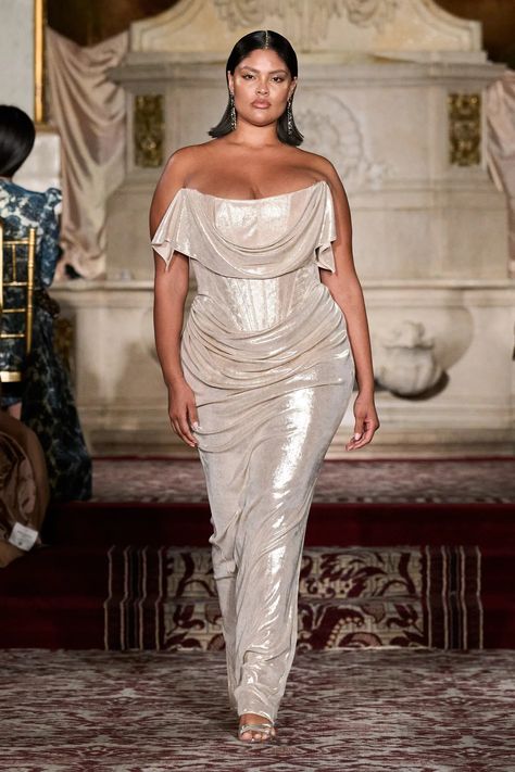 Christian Siriano Fall 2024 Ready-to-Wear Collection | Vogue Corset Draping, Draped Wedding Dress, Draped Gown, Iridescent Dress, Drape Gowns, Plus Size Gowns, Christian Siriano, Draped Dress, Fall 2024