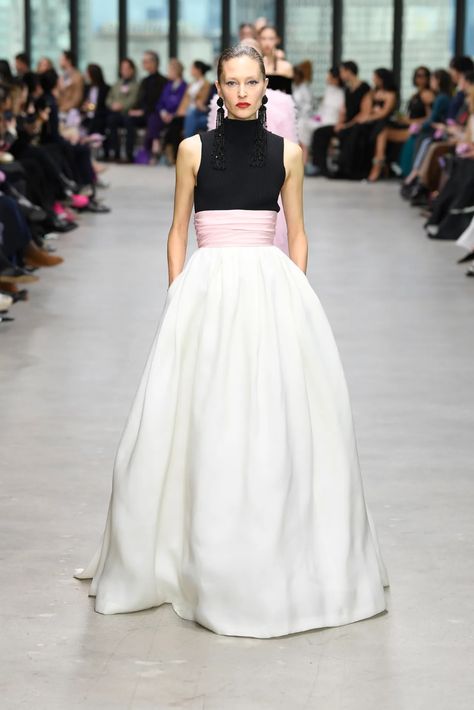 Carolina Herrera Fall 2024 Ready-to-Wear Runway, Fashion Show & Collection Review [PHOTOS] Caroline Herrera, Wes Gordon, Show Collection, Fashion Show Collection, Fall 2024, Carolina Herrera, Event Dresses, First Lady, Fall Trends