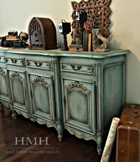 Farmhouse Credenza, French Country Buffet, Shabby Chic Sideboard, Credenza Shabby, French Country Rug, Muebles Shabby Chic, French Country Bathroom, French Country Bedrooms, French Country Kitchens