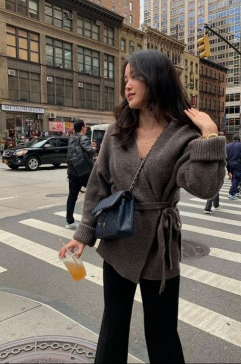 Michelle Choi Outfits, Michelle Choi, Typa Girl, York Outfits, Modest Wardrobe, New York Outfits, Korean Casual Outfits, Europe Fashion, Winter Fits