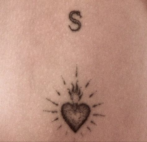 Italian Heart Tattoo, Dainty Catholic Tattoos, Scared Heart Tattoo Traditional, Red Sacred Heart Tattoo, St Sebastian Tattoo, 90s Lower Back Tattoo, Tiny Sacred Heart Tattoo, Sacred Heart Sternum Tattoo, Sun Heart Tattoo