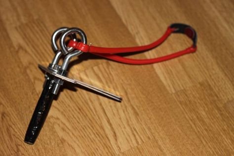 careful Slingshot Band, Diy Slingshot, Armadura Cosplay, Sling Shot, Easy Build, Emergency Prepping, Crossbow, Camping Survival, Survival Prepping