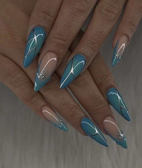 Blue Aesthetic Nails Acrylic, Turquoise Tip Nails, Blue Pointy Nails, Teal Aura Nails, Light Blue Stiletto Nails, Icy Blue Nails Acrylic, Stiletto Blue Nails, Nails Art Bleu, Teal And Silver Nails