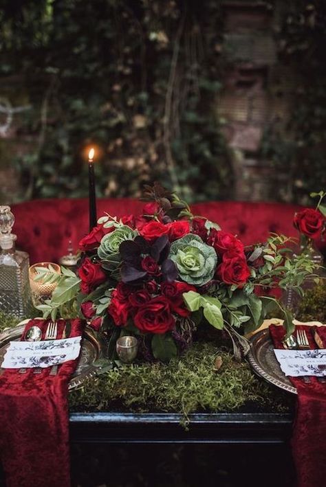 Gothic Love, Tafel Decor, Goth Wedding, Dark Wedding, Moody Wedding, Sydney Wedding, Edgar Allan, Gothic Wedding, Wedding Table Settings