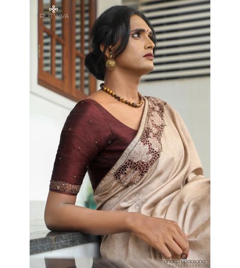 #Repost
///@rutwva_insta: M.A.P.L.E 🍁
.
Simple beige brown saree with cutwork detail on borders.

These cutworked borders are highlighted with handembroidery in cutbeads and beads.

This look is completed by pairing it with a burnt coffee pure rawsilk blouse with handembroidered sleeves.
.
Drop a message or contact on 9207675346/8848874044 for orders and enquiries.

Muse : @gourry_bhadhraas 
Photography : @anoopupaasana_photography 
MUA : @parinayah @rabisruthy 
Outfit&styling : @rutwva_insta Brown Silk Blouse Design, Brown Blouse Embroidery Design, Biscuit Colour Saree, Coffee Brown Blouse Designs, Brown Saree Combination Blouse, Blaous Work, Brown Blouse Designs For Saree, Coffee Brown Saree Combination Blouse, Brown Blouse Design