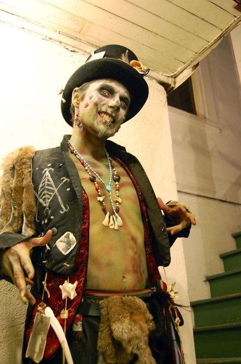 voodoo man Voodoo Man, Witch Doctor Costume, Voodoo Party, London Halloween, Voodoo Costume, Swamp Theme, Voodoo Halloween, Baron Samedi, New Orleans Voodoo