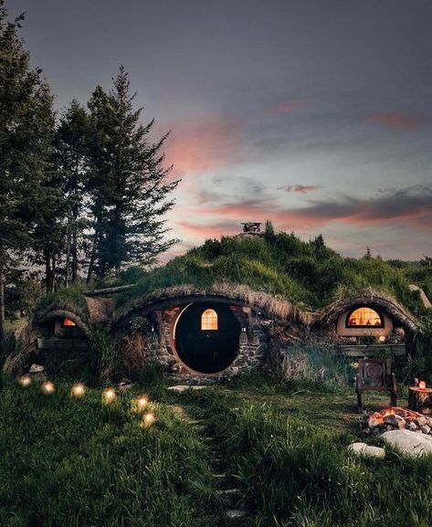 Hobbit Hotel, Bag End, Best Travel Destinations, Root Cellar, Underground Homes, Second Breakfast, Hobbit Hole, Lost In The Woods, Hobbit House