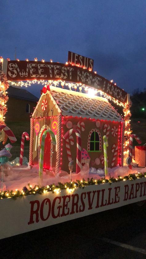 North Pole Parade Float, Christmas Parade Float Ideas Candyland, Old Fashion Christmas Parade Float Ideas, Simple Christmas Parade Float Ideas, Candy Christmas Parade Float, Magic Of Christmas Parade Float, Christmas Parade Themes Ideas, Candy Christmas Float, Hometown Christmas Parade Float