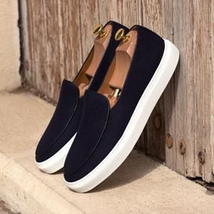 Best Sandals For Men, Double Monk Strap, Botas Chelsea, Blue Flannel, Sneakers Blue, Best Sneakers, Sneakers Men Fashion, Black Box, Trendy Shoes