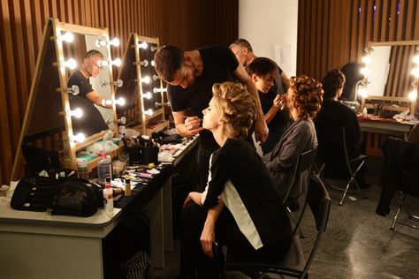 Makeup Hair And Makeup Trailer, Backstage Fashion Show Aesthetic, Backstage Changing Room, Runway Aesthetic Backstage, Backstage Fashion Show Photography, Model Fitting Backstage, Backstage Makeup, Makeup Bar, Runway Backstage