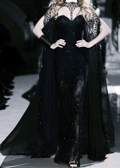 This is the perfect evil queen dress! #black Zuhair Murad Haute Couture, Zuhair Murad, Black Gown, Fantasy Dress, Yohji Yamamoto, Fantasy Fashion, Dark Fashion, Looks Style, Mode Inspiration