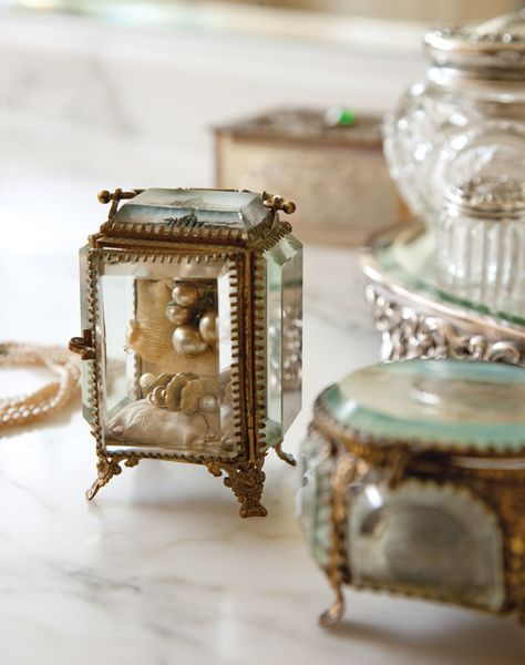 Beauty Rules, Victoria Magazine, Jewelry Casket, Antique Jewelry Box, Vintage Silver Rings, Vintage Soul, Glass Box, Antique Boxes, Vintage Cottage