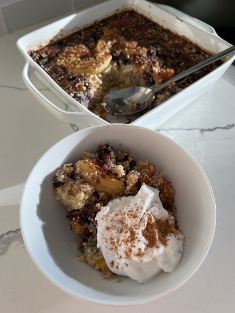 Blueberry Peach Quinoa Breakfast Bake Blueberry Quinoa Bake, High Protein Blueberry Quinoa Bake, Peach Quinoa Bake, Quinoa Blueberry Peach Breakfast Bake, Quinoa Blueberry Breakfast Bake, Peach Blueberry Quinoa Breakfast Bake, Paleo Protein Breakfast Ideas, Peach Blueberry Quinoa Bake, High Protein Quinoa Breakfast Bake