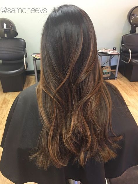 Abg Balayage Hair, Caramel Highlights On Dark Hair Straight, Latina Balayage Hair, Dark Summer Hair, Caramel Brown Balayage, Hairstyles For Medium Length Hair Tutorial, Balayage On Black Hair, Asian Latina, Balayage Asian Hair