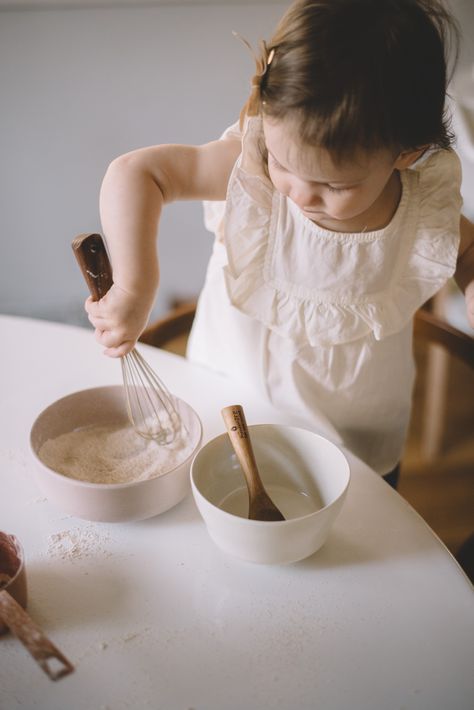 Toddler Baking, Baking With Children, Making Muffins, Cooking With Children, Baking With Toddlers, Quinoa Cookies, Banana Cookie Recipe, Children Laughing, Children Cooking