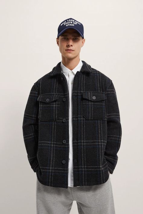 Plaid Flannel Outfit Men, Mens Winterwear, Plaid Jacket Outfit Men, Plaid Overshirt Outfit, Shackets For Men, Flannel Men Outfit, Overshirt Men Outfit, Mens Overshirt, Plaid Jacket Outfit