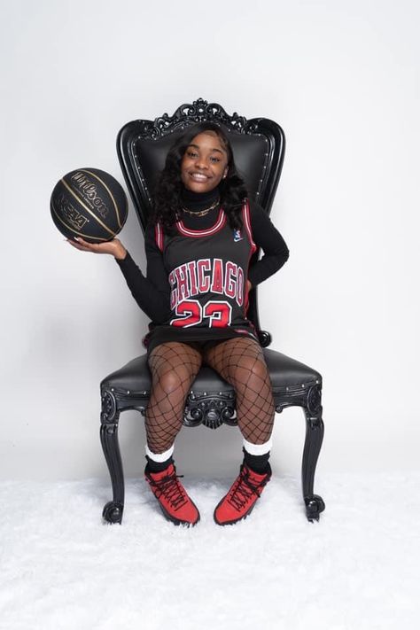 Basketball Photoshoot Birthday, Basketball Birthday Photoshoot Ideas, 13 Year Birthday Photo Shoot, Photoshoot Ideas Creative Teenage, 13th Birthday Outfit For Teens, Birthday Outfit For Teens Sweet 16, Birthday Photoshoot Ideas 13, Jordan Year Birthday 23 Photoshoot, 13 Photo Shoot Ideas