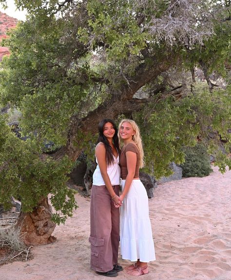 I love Snow Canyon!!!! Sister Photoshoot Outfits, Outfit For Fall Photoshoot, Cute Girly Pics, Friendship Photo Poses, Stuff To Do In Summer With Friends, Fall Senior Picture Outfits, Sister Fall Photoshoot, Beach Winter Photoshoot, Cute Insta Poses With Friends