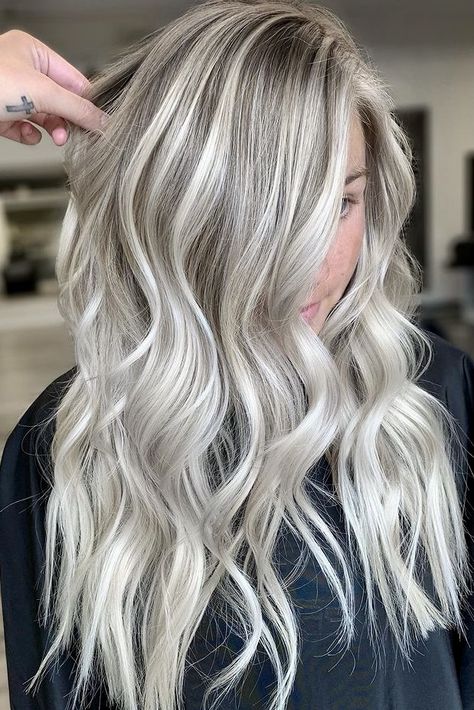 Blonde Hair Trends, Silver Hair Color Ideas, Ice Blonde Hair, Grey Blonde Hair, Ash Blonde Hair Colour, Tan Skin Blonde Hair, Icy Blonde Hair, Silver Blonde Hair, Tone Skin