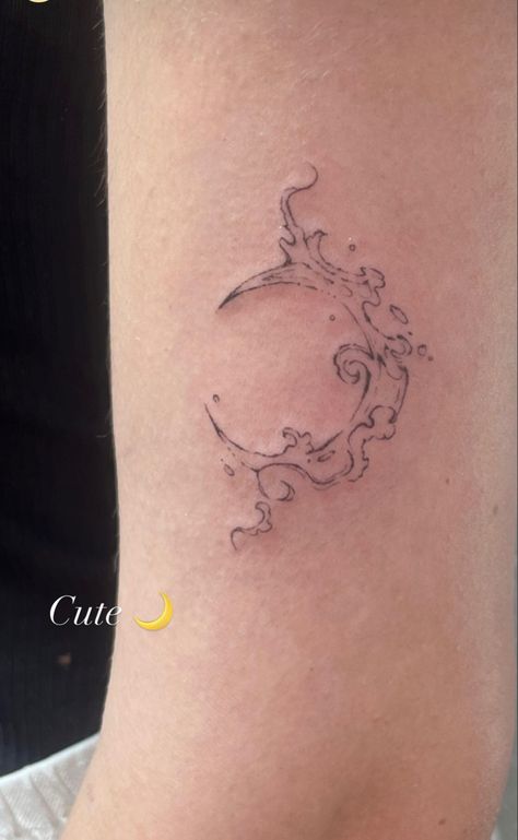 Ocean Stars Tattoo, Swirl Moon Tattoo, Moon Upper Arm Tattoo, Ethereal Tattoos For Women, Moon Tattoo Aesthetic, Moon River Tattoo, Flowy Tattoo, Arm Tattoo Ideas For Women, Moonlight Tattoo