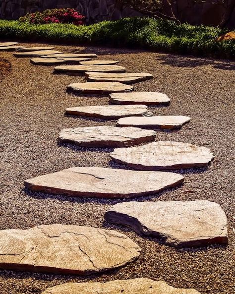 Wabi Sabi Garden, Short Sofa, Japanese Stone Garden, Best Decor Ideas, Rock Textures, Ice Bath, Japanese Garden Design, Asian Garden, Gravel Garden