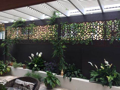 Gorgeous screen blocks out the nearby apartment block neighbours. Screen laser cut by Decorative Screens Direct Pergola Screening Ideas, Pergola Screen Ideas, Backyard Screening Ideas, Outdoor Screening Ideas, Outdoor Patio Wall Ideas, Pergola Screening, Screening Ideas Outdoor, Fence Screening Ideas, Modern Garden Fence