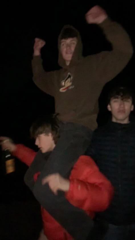 Boy Friend Group Aesthetic, Boy Sleepover, Night Camping, Camping Uk, Date Aesthetic, Boy Walking, Boys Night, Friendship Photoshoot, Guy Best Friend