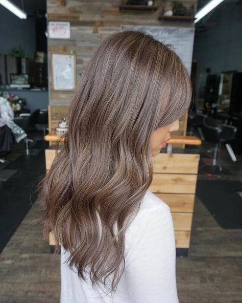 50 Gorgeous Light Brown Hairstyle Ideas to Rock a Hot New Look in 2019 #lightbrownhair Level 5 Hair, Dark Ash Blonde Hair, Brown Hair Shades, Brown Ombre Hair, Hair Light, Pose Fotografi, Brown Hair With Blonde Highlights, Hair Color Light Brown, Ash Blonde Hair