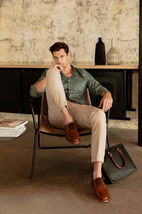 Looking for a stylish khaki pants outfit men can wear? Get streetwear outfit ideas with khaki pants and brown shoes for casual summer days, work, and classy or formal events (wedding guest). Master the khaki pants aesthetic in a modern way! Khaki Wedding Guest Outfit Men, Male Outfits Semi Formal, Men Semiformal Outfit, Mens Event Outfit, Semi Formal Outfit Ideas For Men, Mens Khaki Pants Outfit Casual Classy, Khaki Formal Outfit For Men, Semi Formal Men Aesthetic, Semi Casual Shoes For Men