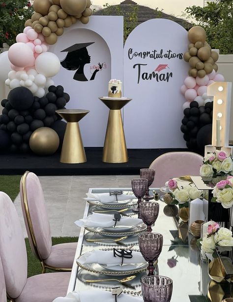 Congratulations Backdrop Party Ideas, Graduation Decoration Ideas 2023, Graduation Backdrop Ideas 2023, Congratulations Party Decorations, Graduation Set Up Ideas Outdoor Parties, Graduation Party Backdrop Ideas Diy, Black Tie Graduation Party, Doctor Graduation Party Decorations, Outdoor Graduation Party Decorations Diy Decorating Ideas