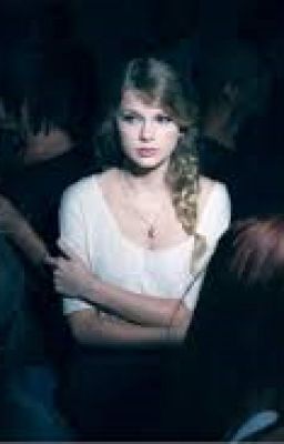 Alone In A Crowd, Taylor Swift Photoshoot, Taylor Swift New Album, The 1989 World Tour, Crowded Room, Songs With Meaning, Taylor Swift Speak Now, Single People, Speak Now