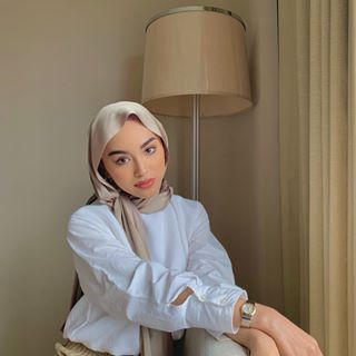 I need to get tanned again i’m 2 shades fairer now for staying in so long 😔🤘🏼 Sharifah Rose, Modest Hijabi Outfits, Hijabi Gowns, Beige Outfits, Street Hijab, Hijab Dress Party, Hijabi Fits, Hijabi Outfit, Niqab Fashion