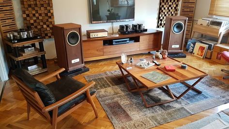 23 Ideas for Turning a Spare Room into a Home Music Room Themed Room Ideas, Music Room Office, Music Themed Rooms, Room Ideas For Girls, Audiophile Room, Home Recording Studio Setup, Home Music Rooms, Extra Space Storage, Sound Room